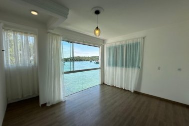 CASA TRIPLEX  FRENTE MAR