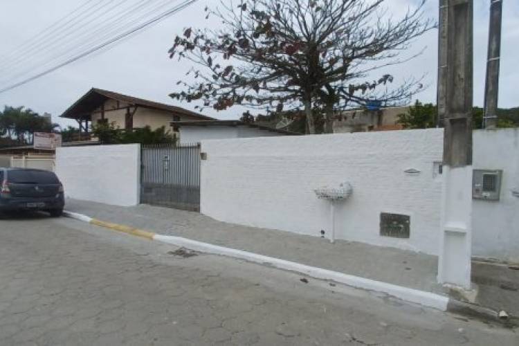 TERRENO COM DUAS CASAS ALVENARIA