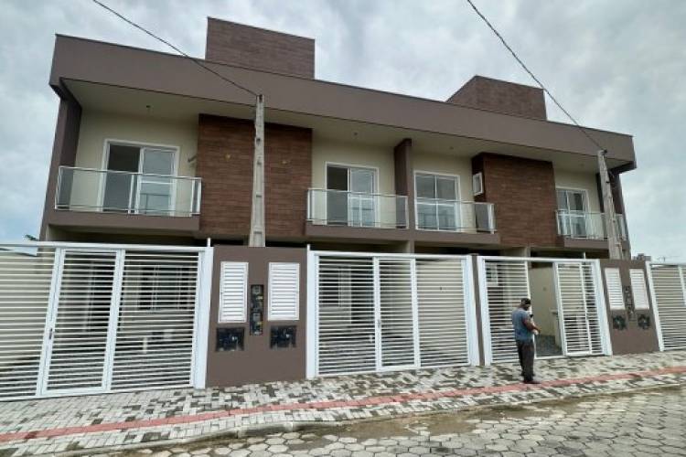 CASA GEMINADA 03 DORMIT�RIOS