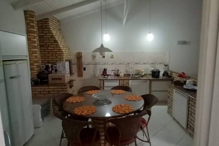 CASA EM PORTO BELO A 600 METROS DO BALN.DE PEREQU�