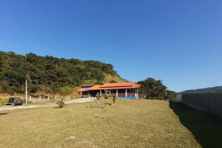 CASA EM STIO COM REA DE 10MIL M.