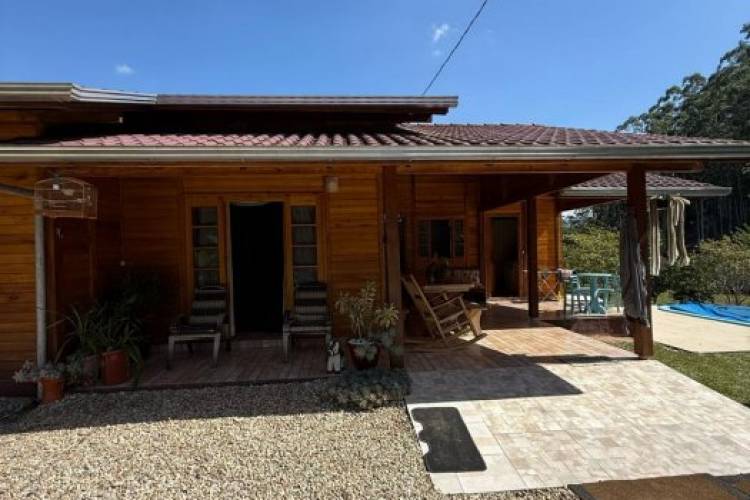 CASA DE S�TIO EM S�O JO�O BATISTA